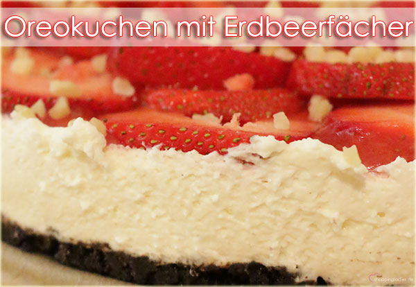 Sommer-Oreokuchen mit Erdbeerfächer