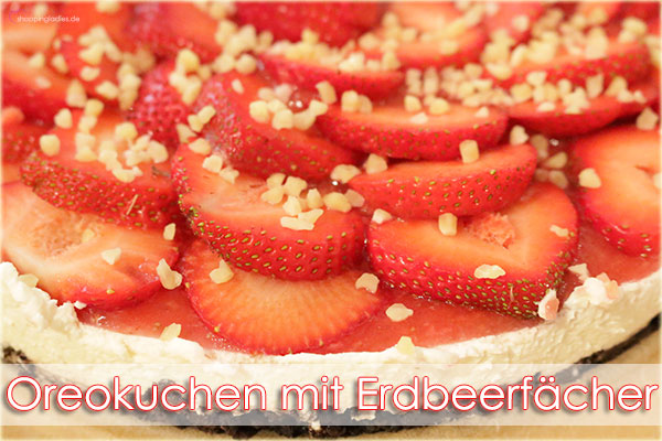 Oreokuchen mit Erdbeerfächer