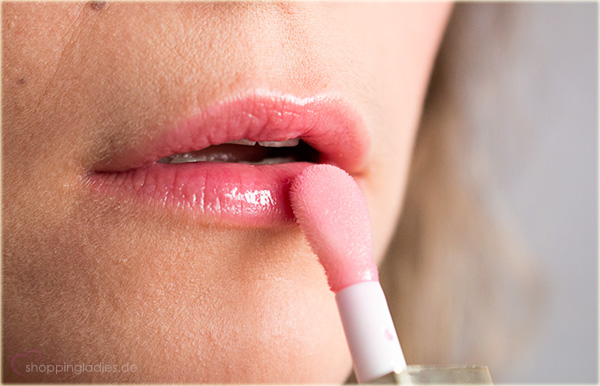 clarins escape garden lippenöl raspberry swatch